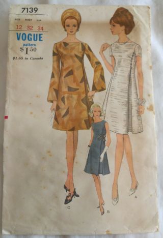 Vintage 1960s Vogue Sewing Pattern Women 