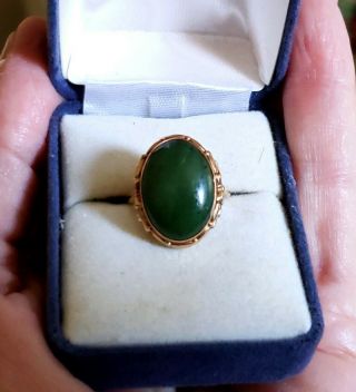 Lovely Antique Art Deco Large Oval Jade 10kt Yellow Gold Estate Ring