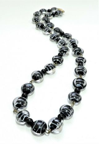 Vintage Black And White Lampwork Art Glass Bead Necklace Se19478