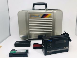 Sony Video 8 Camcorder Ccd - M8u With Hard Case Vintage Cool Case/key