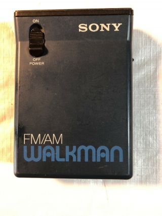 Vintage Sony Walkman Srf - 33w - Fm/am Radio - Blue - W/ Beltclip