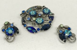 Unsigned Vintage Set Brooch Clip Earrings Blue Aurora Borealis Green Silver