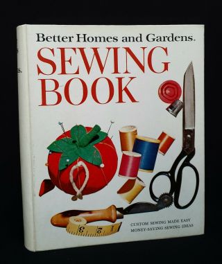Vintage Better Homes And Gardens Sewing Book 1972 Hardcover 5 Ring Binder