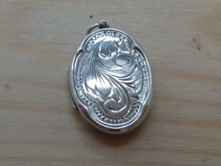 Vintage Solid Sterling Silver Oval Locket.  Quality
