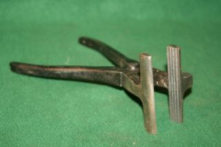 VINTAGE C.  S.  OSBORNE UPHOLSTERY LEATHER STRETCHING PLIERS JAWS TOOL INV VD15 2