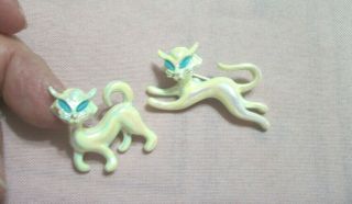 2 Vtg Siamese Cat Scatter Pins Iridescent Pink And White Enamel Very Good