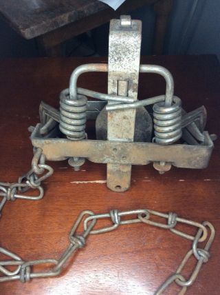 vintage Herter ' s Hudson bay 4 coil spring animal trap 2
