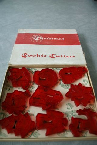 Orig Box Set Of 9 Vintage Christmas Cookie Cutters Red Plastic Hrm 1960s