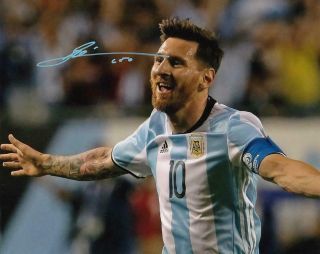 Lionel Messi Signed 8x10 Photo Soccer/football/argentina/barcelona