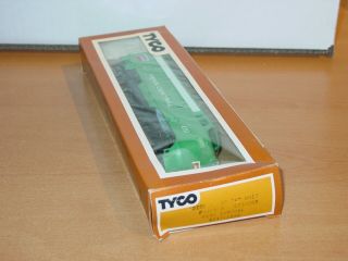 VINTAGE TRAIN HO SCALE TYCO 224R:1200 PENN CENTRAL POWERED LIGHTED DIESEL ENGINE 3