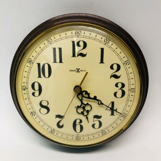 Howard Miller Wood Vintage Vtg Round Wall Clock Brass Trim 612 - 604