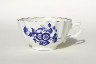 Antique English C1770 First Period Worcester Fluted Cup Dry Blue Flowers Dr Wall