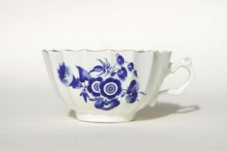 Antique English c1770 First Period Worcester Fluted Cup Dry Blue Flowers Dr Wall 2