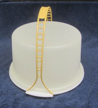 Vtg Tupperware White Cake Saver Carrier Taker Harvest Gold HANDLE 684 2