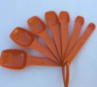 Tupperware Orange Measuring Spoon Set W Ring Holder 7 Nesting Vintage Usa