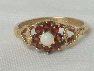 A Vintage Ladies 9ct 375 Gold Opal & Garnet Cluster Ring.  Heart.  1.  6gm.  Size M.