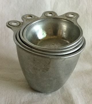 Vintage Set Of 4 Metal Nesting Measuring Cups 1/4,  1/3,  1/2,  1 Cup Tab Handle