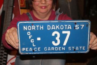Vintage 1957 North Dakota Official License Plate Embossed Metal Gas Oil Sign Z