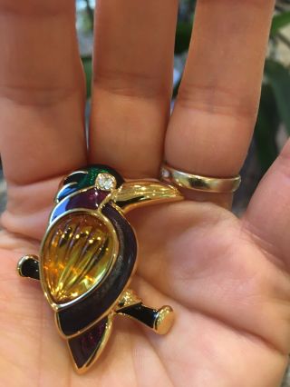 Vintage Monet Signed,  Gold Tone,  Enamel Bird With A Yellow Glass Wing Pin Brooch 3