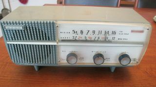 Vintage Sanyo 6 Tube Table Radio Model 6f - 22 All Nr