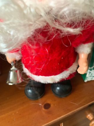 Vintage Walking Santa Claus Christmas Decoration Battery Operated Musical Toy 3