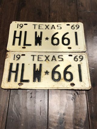 Vintage 1969 Texas Tx.  License Plate Set All Hlw 661