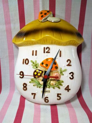 Kitschy Vintage Mod Merry Mushroom Ceramic Wall Quartz Clock Japan