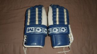 Vintage Ccm Hg1500 Blue Adult Hockey Gloves