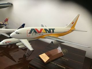 Avant Airlines Chile Boeing 737 Large 1/72 Scale Display Executive Models Uk