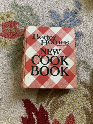 Vintage Better Homes And Gardens Cookbook 1976.