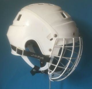 JOFA ishockey helmet 24651 with cage.  Vintage 70’s.  Senior size 2