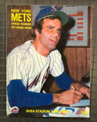 1977 York Mets Team 17x Signed Yearbook W/ Willie Mays Hof Auto,  Jsa Loa