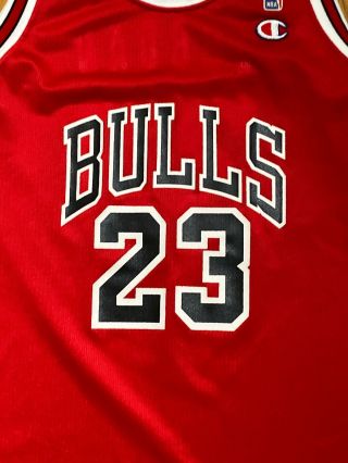 Vintage 90s Michael Jordan Chicago Bulls Youth Red Home Jersey Size XL 18 - 20 3