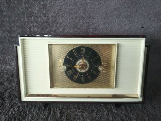 Vintage General Electric Model 940 Mid Century Alarm Clock Radio -