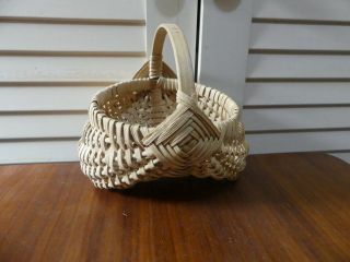 Vintage Hand Woven Egg Basket White Oak Buttocks Gathering Small