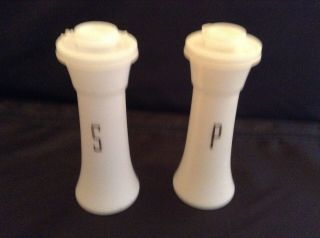 Vintage Tupperware 6 " Hourglass Salt And Pepper Shakers