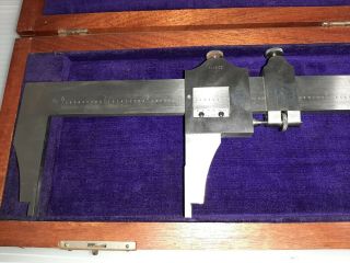 Vintage Brown & Sharpe Vernier Tools Calipers 570.  13 inch rule 1/1000 wood case 2