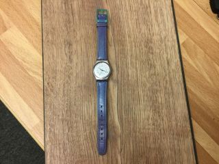Vintage Approx 25mm Dia Swatch Watch With Leather Strap Ag 1991