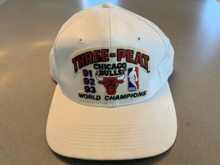 Chicago Bulls 1993 Three - Peat Champions Snapback Hat W/official Nba Finals Decal
