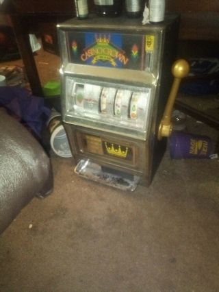 Vintage Slot Machine (one Arm Bandit) Coin Bank.  Takes Quarters.  Fun
