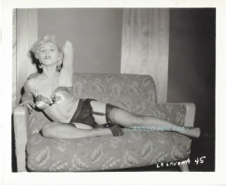 Ny Stripper Photo La Savona Panties Bra Garters Nylons Heels Irving Klaw Vintage
