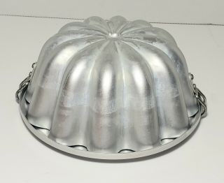 Vintage Mirro 3 - Cup Aluminum Fluted Mold With Lock Lid For Jello And Cakes