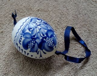 Vintage Hand Painted Hungarian Ceramic Egg Ornament 2.  75 " Length