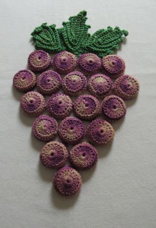 Vintage Crocheted Variegated Purple Grapes Cluster Bottle Caps Hot Pad Trivet