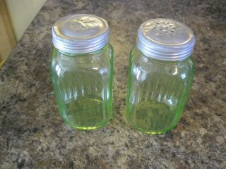 Vintage Green Ribbed Depression Salt Pepper Jars Hoosier Style Orig Lids