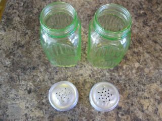 Vintage Green Ribbed Depression Salt Pepper Jars Hoosier Style Orig Lids 3