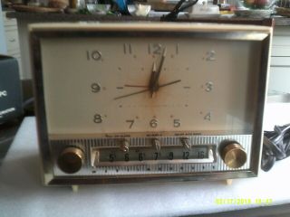Vintage Westinghouse Space Age Mid Century Clock Am Tube Radio Model St11
