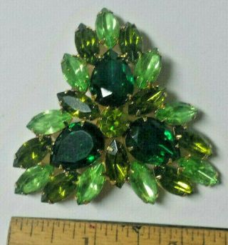 Mid - Century Vintage Emerald Green Rhinestone Stunning Brooch
