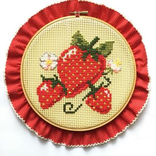Vintage Strawberry Cross Stitch Hoop Wall Hanging Kitchen Decor Fruit Lace
