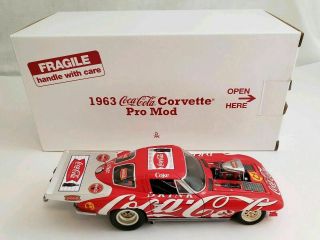 Vintage - Retro Danbury - Coca - Cola 1963 Corvette Pro Mod 1/24